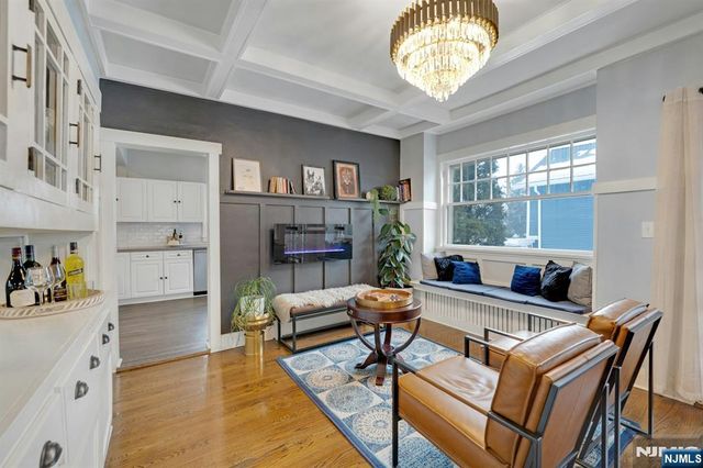 561 Lincoln Avenue, Glen Rock, NJ 07452