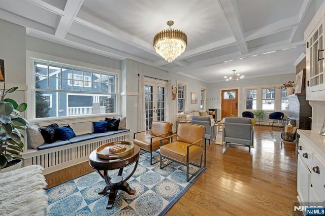 561 Lincoln Avenue, Glen Rock, NJ 07452