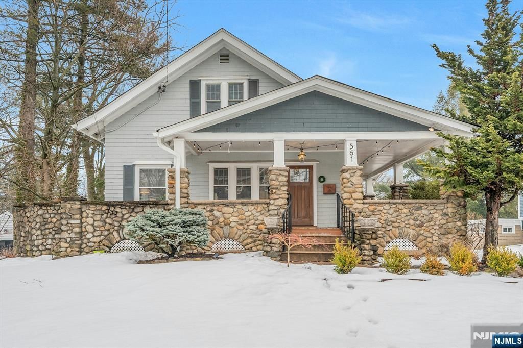 561 Lincoln Avenue, Glen Rock, NJ 07452