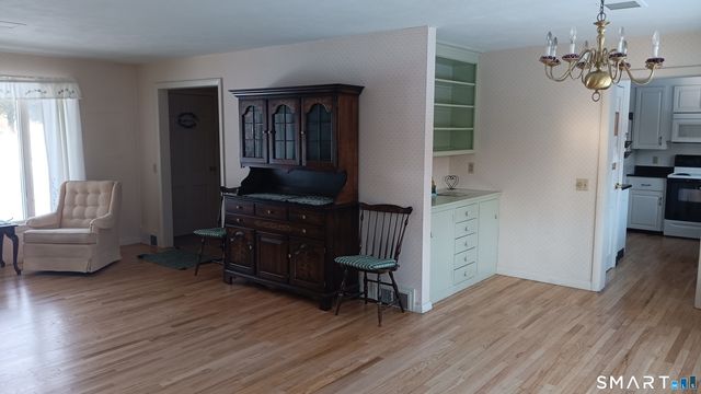 414 Canterbury Road, Brooklyn, CT 06234