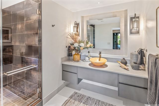 200 S Kalaheo Avenue, Kailua, HI 96734