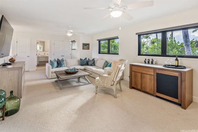 200 S Kalaheo Avenue, Kailua, HI 96734