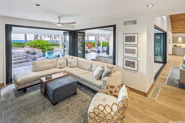 200 S Kalaheo Avenue, Kailua, HI 96734