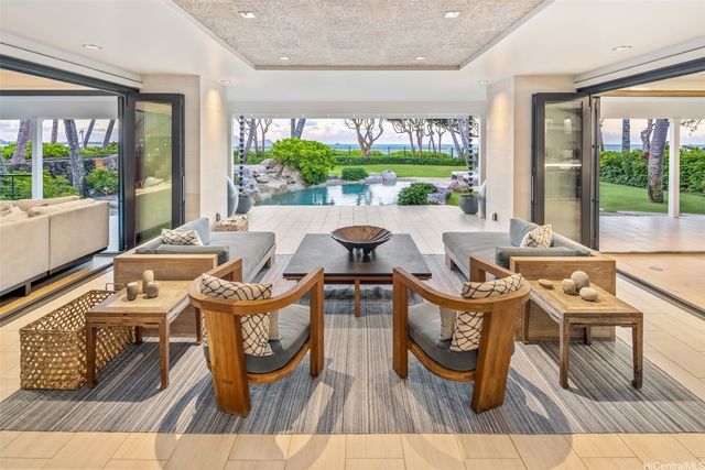 200 S Kalaheo Avenue, Kailua, HI 96734