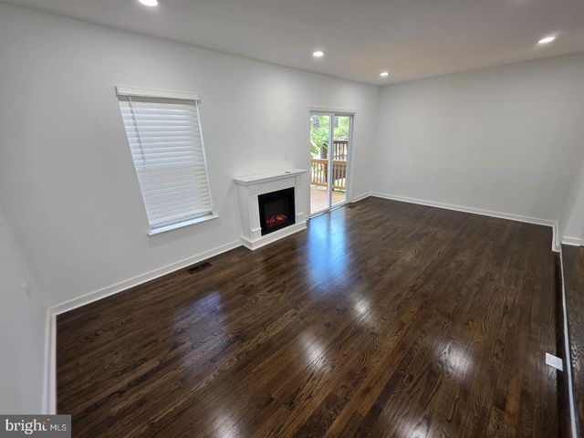 23 GROTTO CT, Germantown, MD 20874