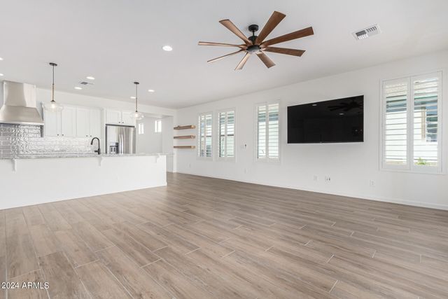 4122 DESERT MOON Drive, Wickenburg, AZ 85390