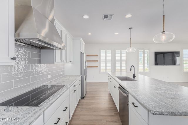 4122 DESERT MOON Drive, Wickenburg, AZ 85390