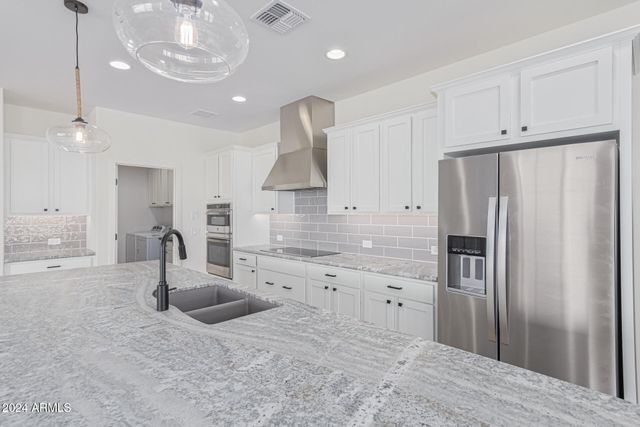 4122 DESERT MOON Drive, Wickenburg, AZ 85390