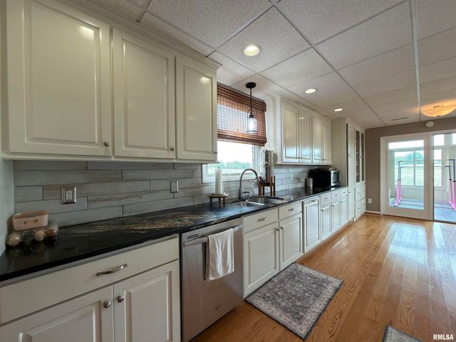 842 State Highway 14, Carmi, IL 62821