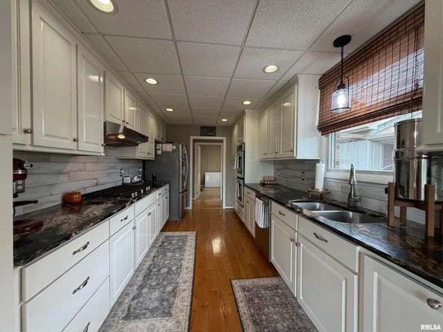 842 State Highway 14, Carmi, IL 62821