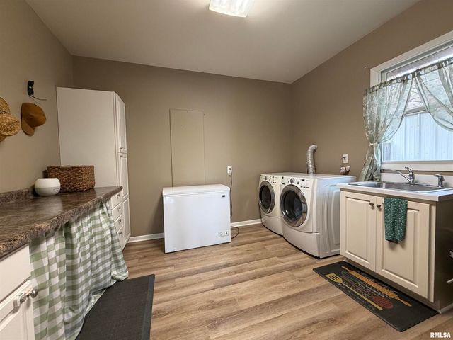 842 State Highway 14, Carmi, IL 62821