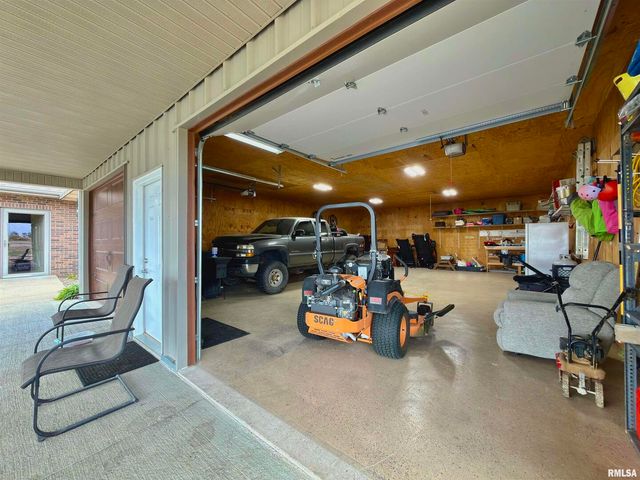 842 State Highway 14, Carmi, IL 62821