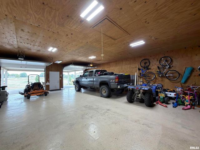 842 State Highway 14, Carmi, IL 62821