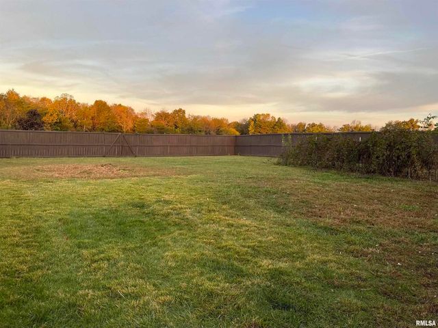 842 State Highway 14, Carmi, IL 62821