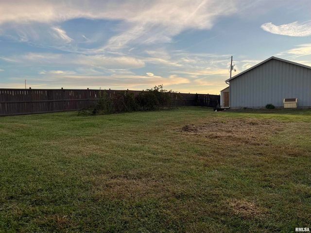 842 State Highway 14, Carmi, IL 62821