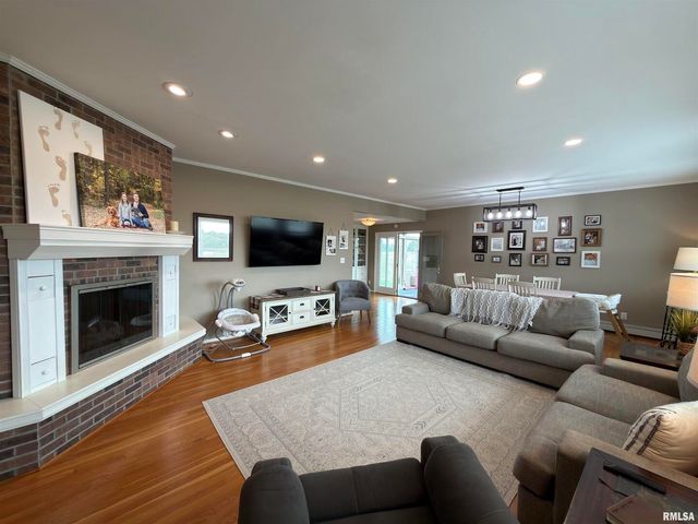 842 State Highway 14, Carmi, IL 62821