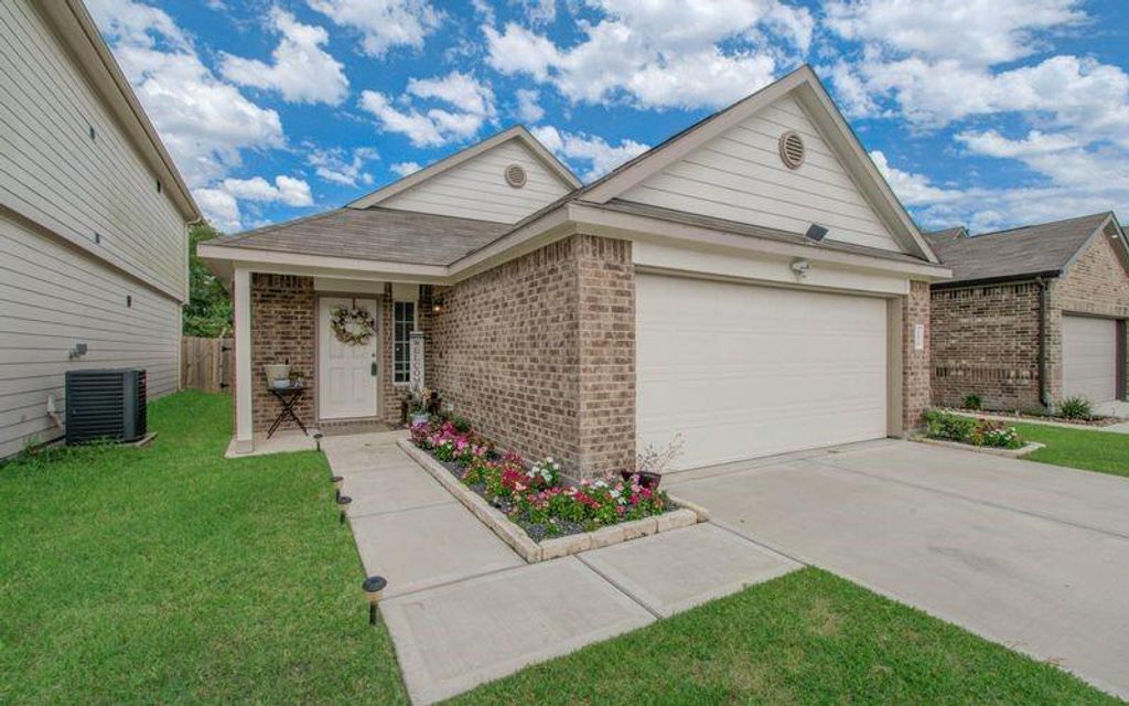 25416 Grotto Falls Lane, Porter, TX 77365