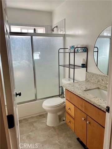 6558 S Van Ness, Los Angeles, CA 90047