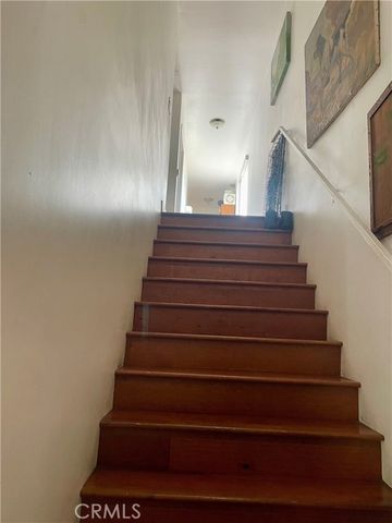 6558 S Van Ness, Los Angeles, CA 90047