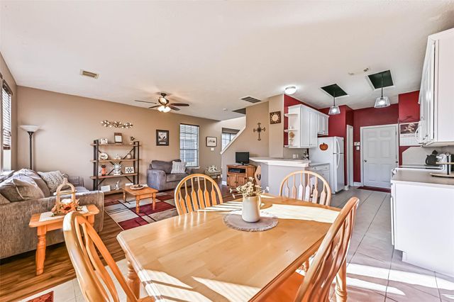 487 Folk Crest Lane, Dickinson, TX 77539