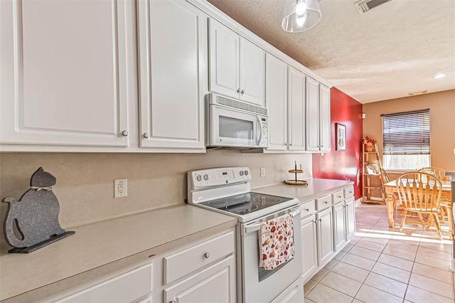 487 Folk Crest Lane, Dickinson, TX 77539