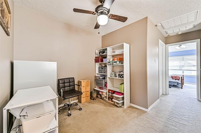 487 Folk Crest Lane, Dickinson, TX 77539