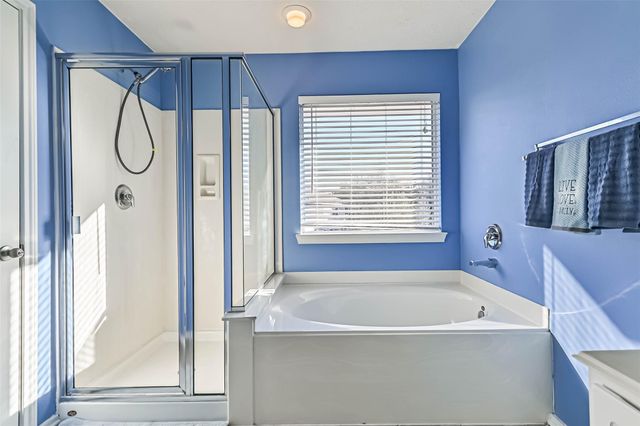 487 Folk Crest Lane, Dickinson, TX 77539