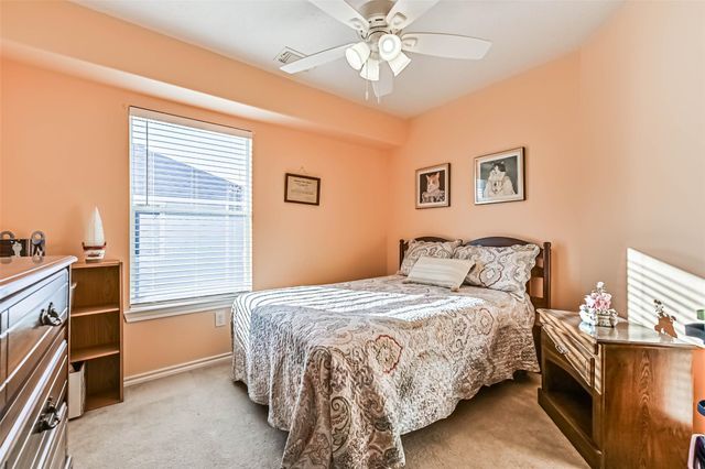 487 Folk Crest Lane, Dickinson, TX 77539