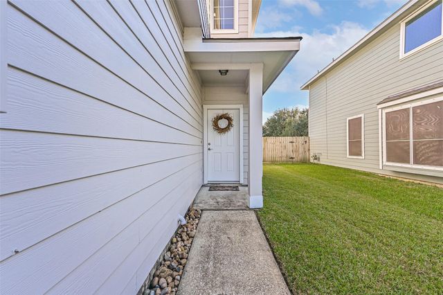 487 Folk Crest Lane, Dickinson, TX 77539