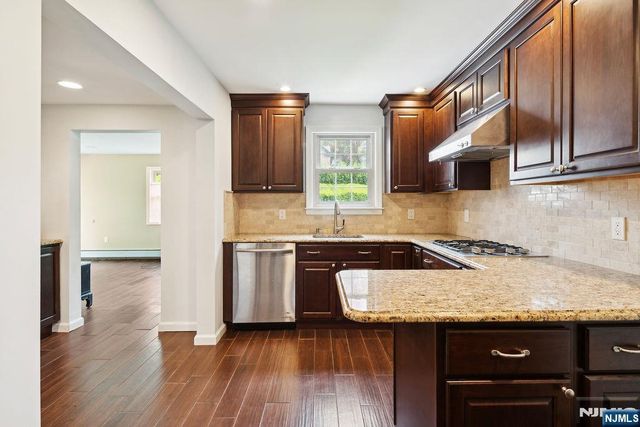 1144 Sussex Road, Teaneck, NJ 07666