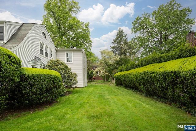1144 Sussex Road, Teaneck, NJ 07666