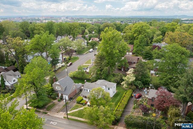 1144 Sussex Road, Teaneck, NJ 07666
