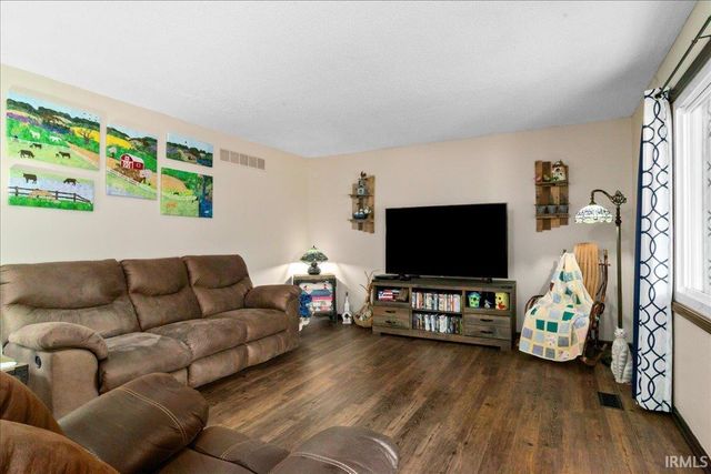 5422 Park Drive, Newburgh, IN 47630