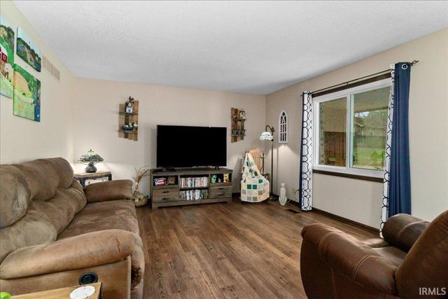 5422 Park Drive, Newburgh, IN 47630