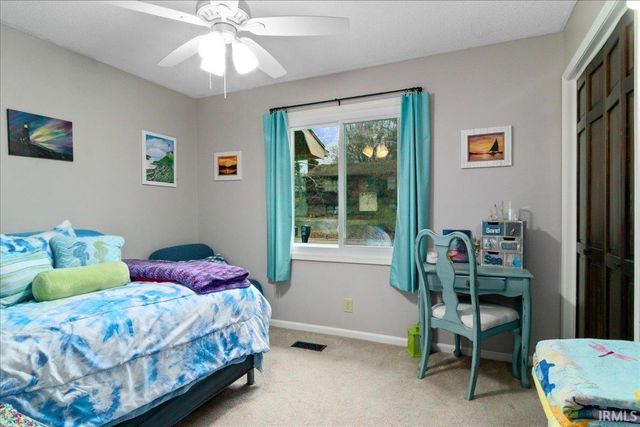 5422 Park Drive, Newburgh, IN 47630