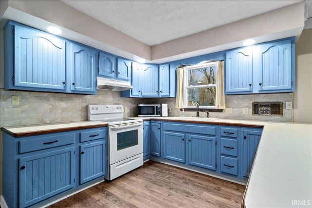 5422 Park Drive, Newburgh, IN 47630