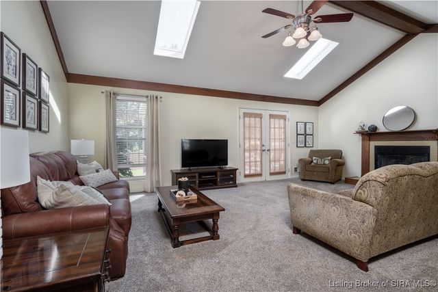 808 Acorn Lane, Jeffersonville, IN 47130