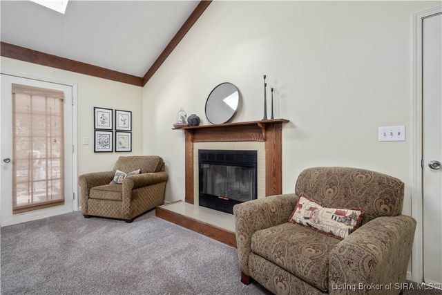 808 Acorn Lane, Jeffersonville, IN 47130