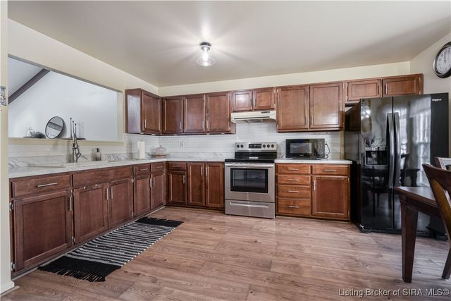 808 Acorn Lane, Jeffersonville, IN 47130