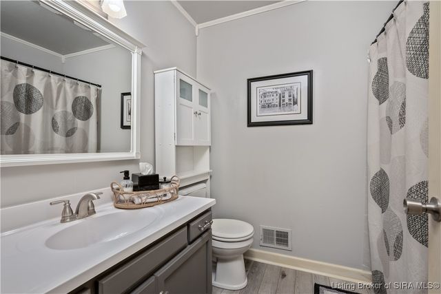 808 Acorn Lane, Jeffersonville, IN 47130