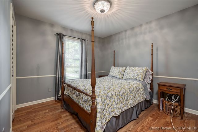 808 Acorn Lane, Jeffersonville, IN 47130