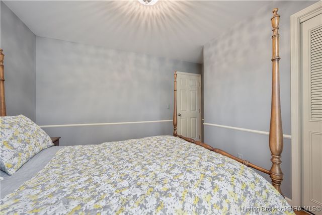 808 Acorn Lane, Jeffersonville, IN 47130