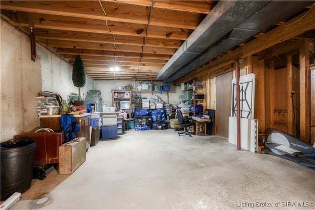 808 Acorn Lane, Jeffersonville, IN 47130