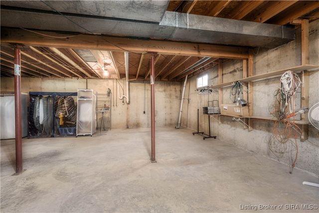 808 Acorn Lane, Jeffersonville, IN 47130