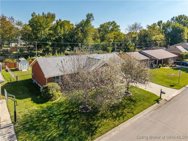 808 Acorn Lane, Jeffersonville, IN 47130