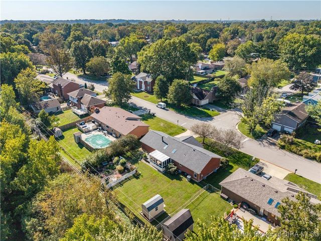 808 Acorn Lane, Jeffersonville, IN 47130