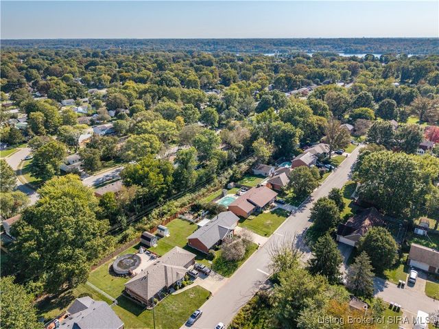 808 Acorn Lane, Jeffersonville, IN 47130