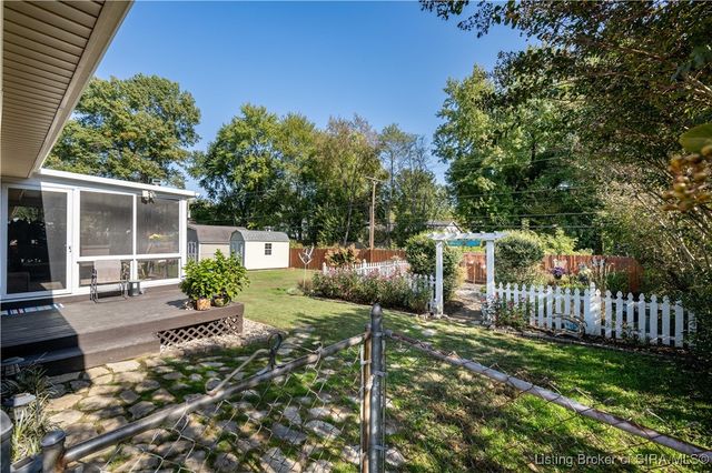 808 Acorn Lane, Jeffersonville, IN 47130