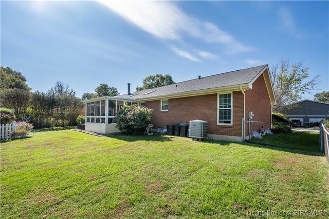 808 Acorn Lane, Jeffersonville, IN 47130