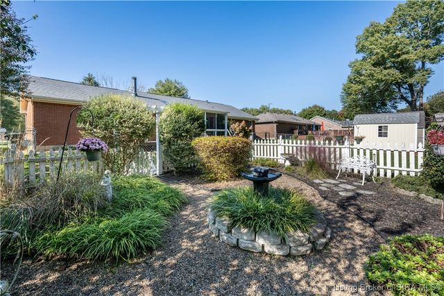 808 Acorn Lane, Jeffersonville, IN 47130